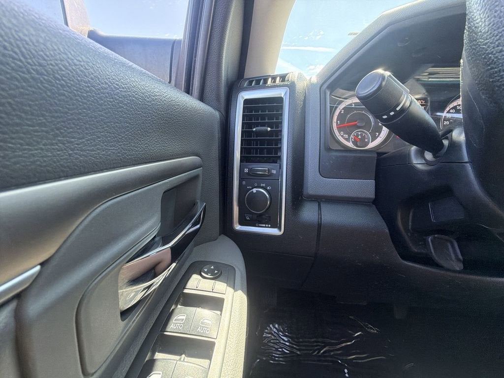 2017 RAM 1500 SLT