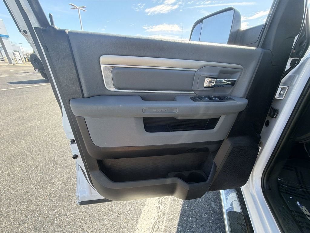 2017 RAM 1500 SLT