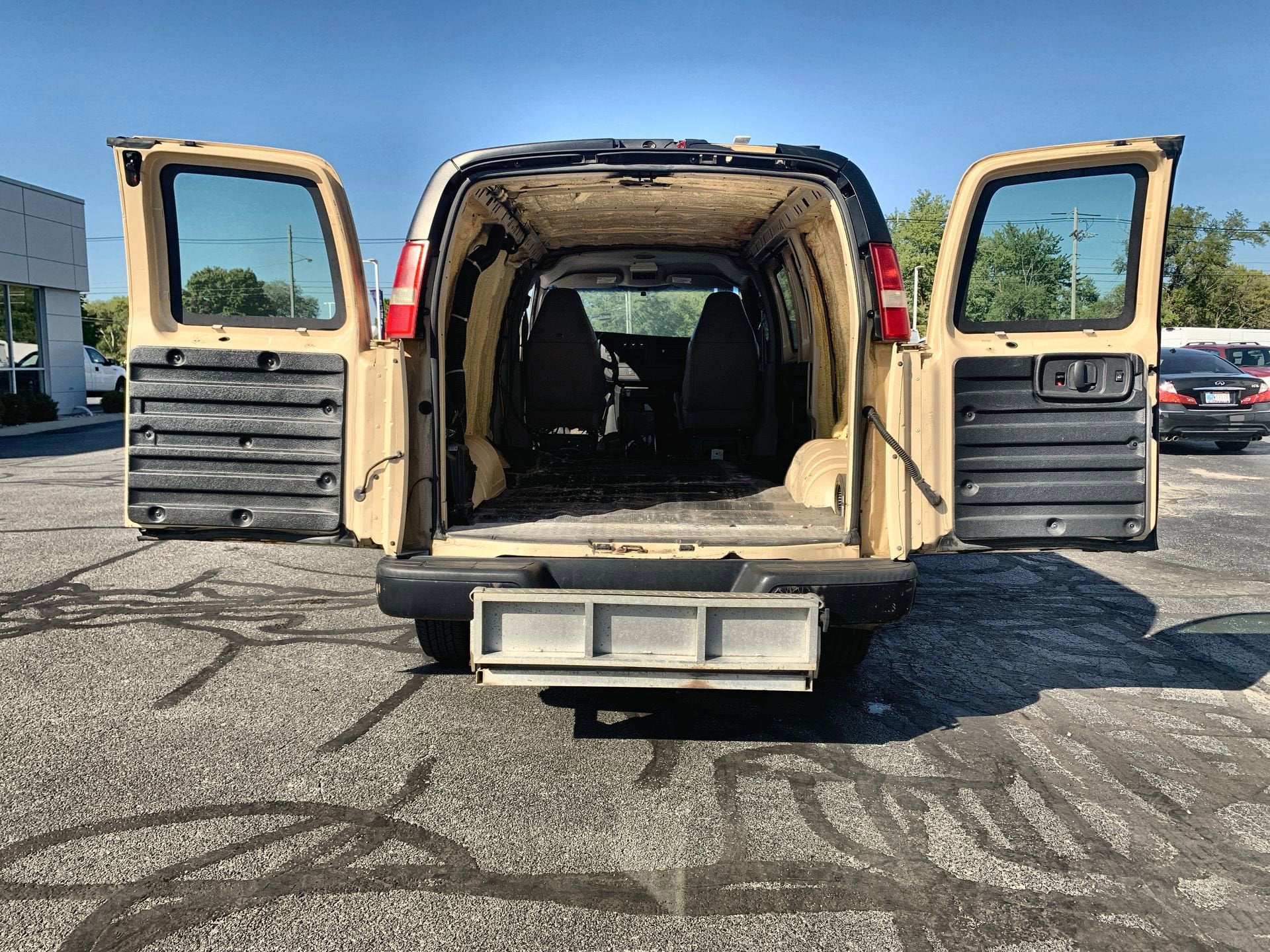 2009 Chevrolet Express Cargo Van Work Van