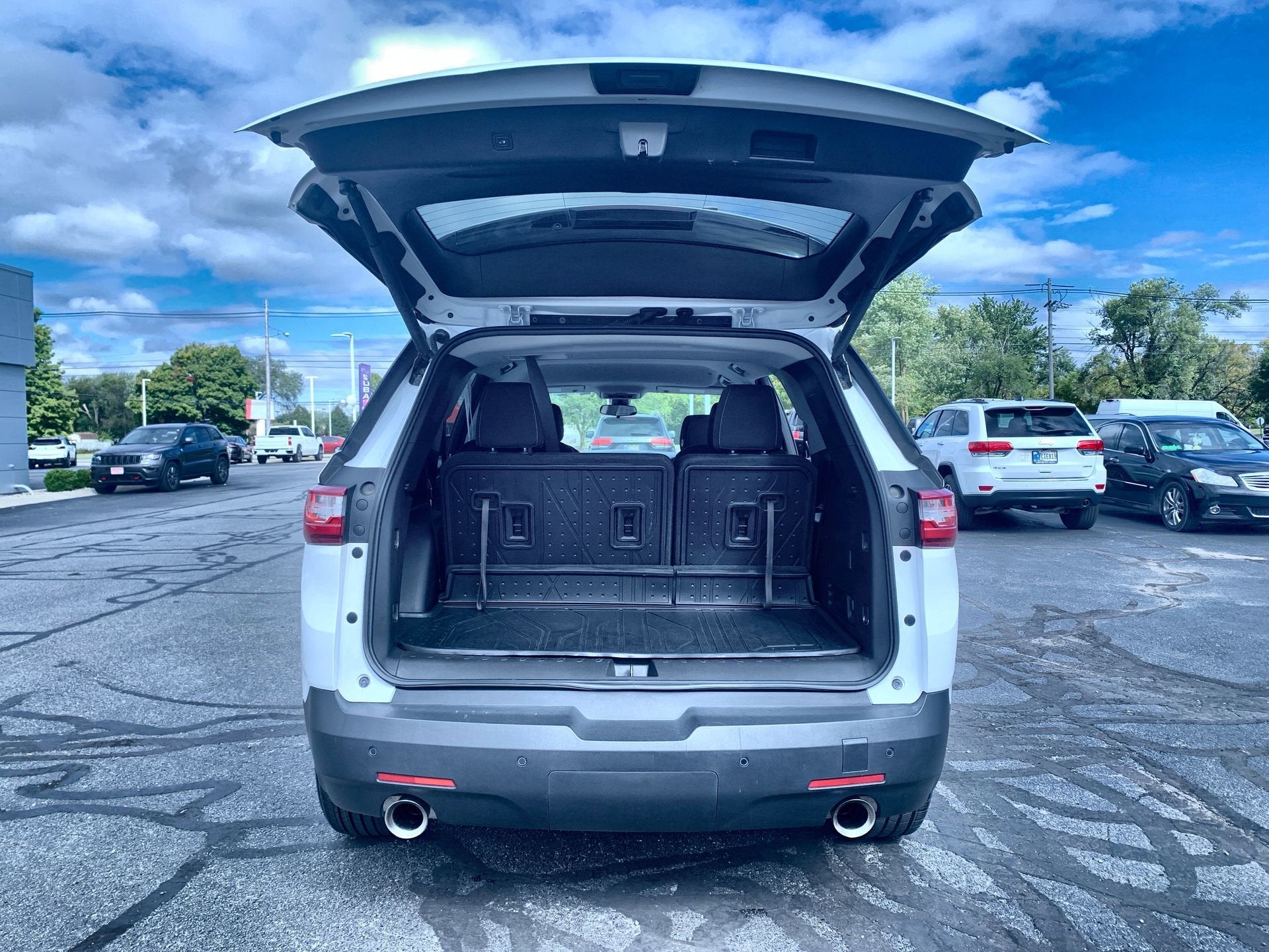 2020 Chevrolet Traverse LT Cloth