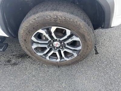 2023 GMC Canyon 4WD AT4