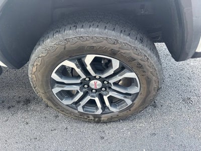 2023 GMC Canyon 4WD AT4