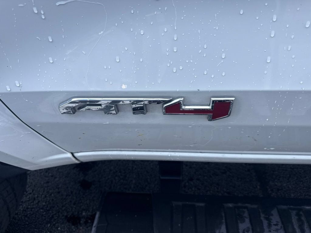 2023 GMC Canyon 4WD AT4