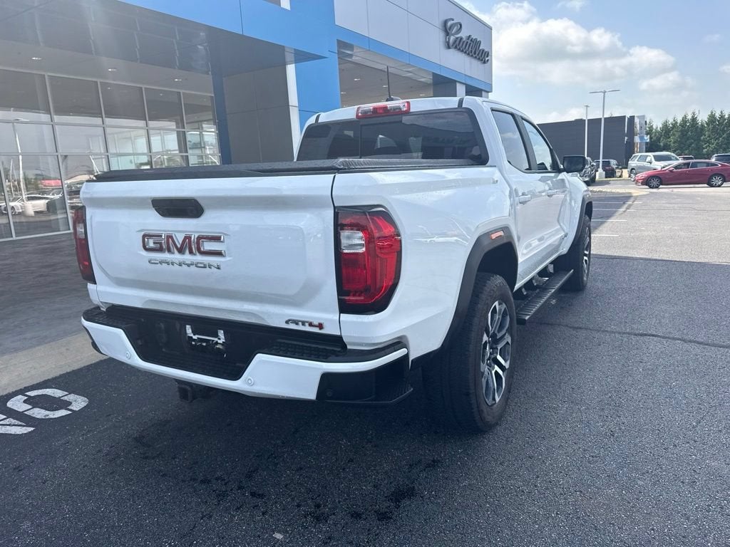 2023 GMC Canyon 4WD AT4