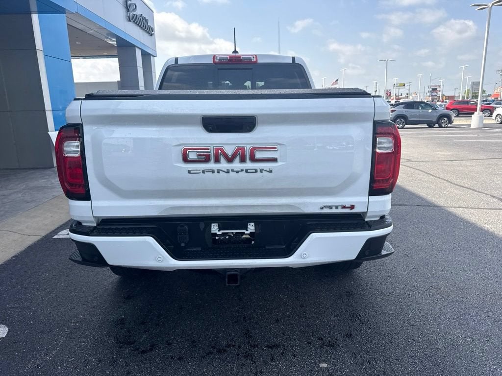 2023 GMC Canyon 4WD AT4