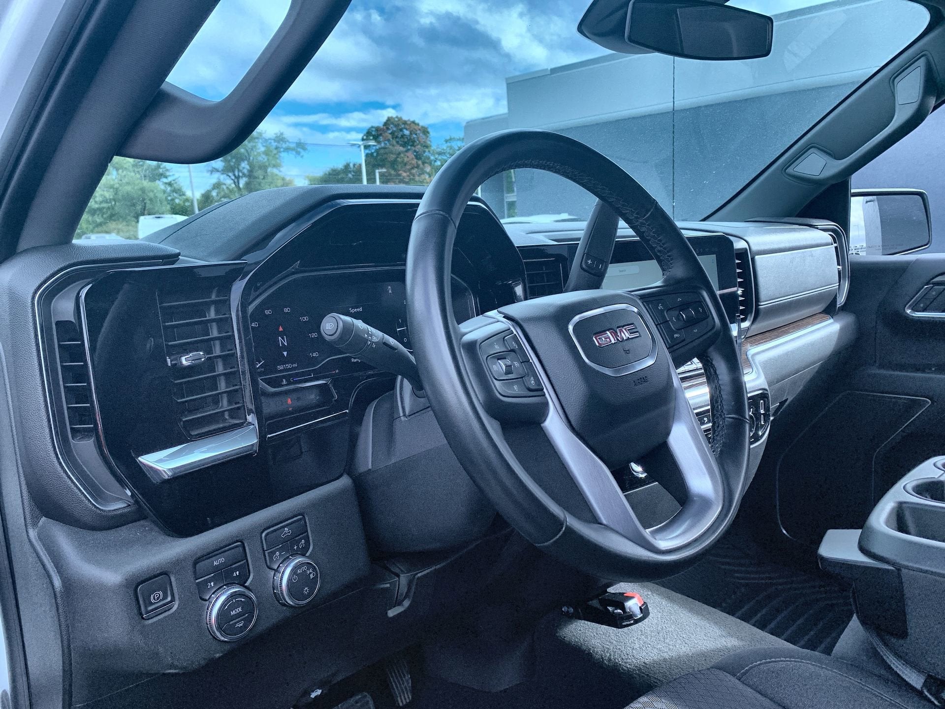 2024 GMC Sierra 1500 SLE