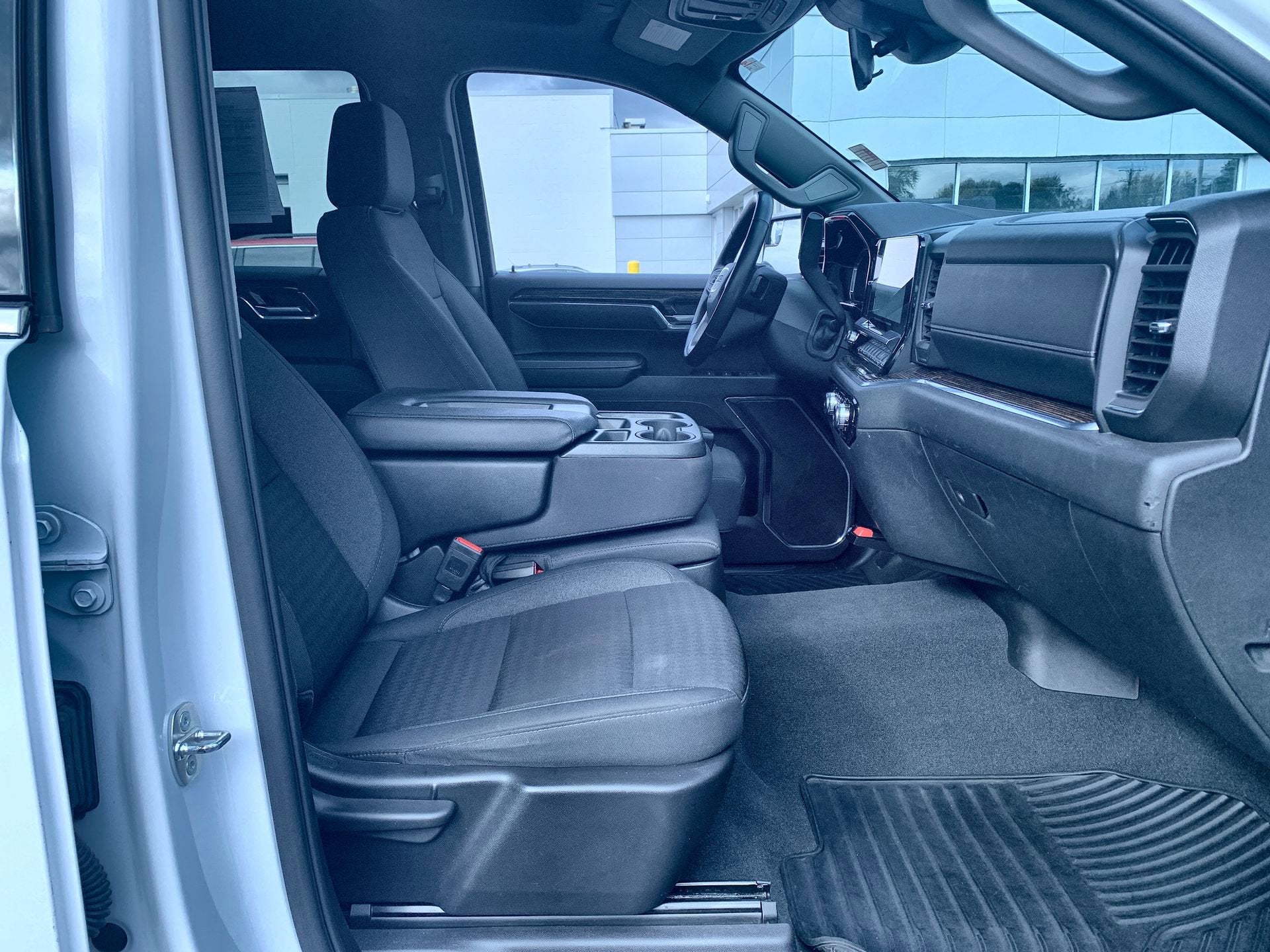 2024 GMC Sierra 1500 SLE