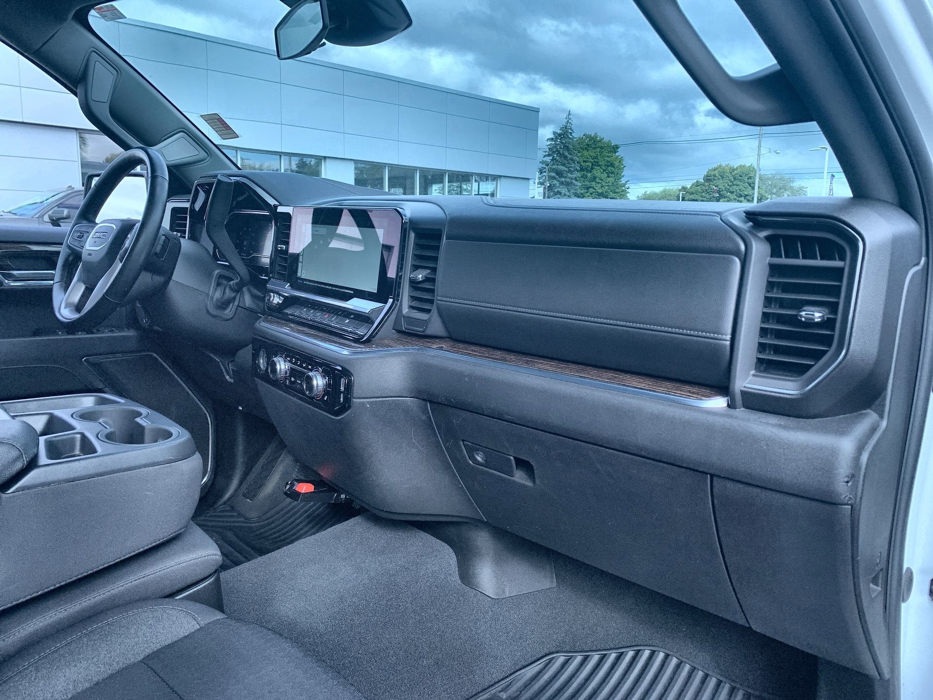 2024 GMC Sierra 1500 SLE