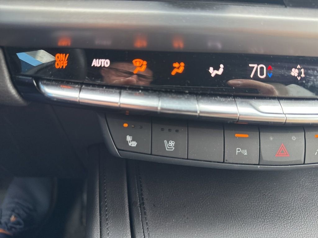 2024 Cadillac XT4 AWD Premium Luxury