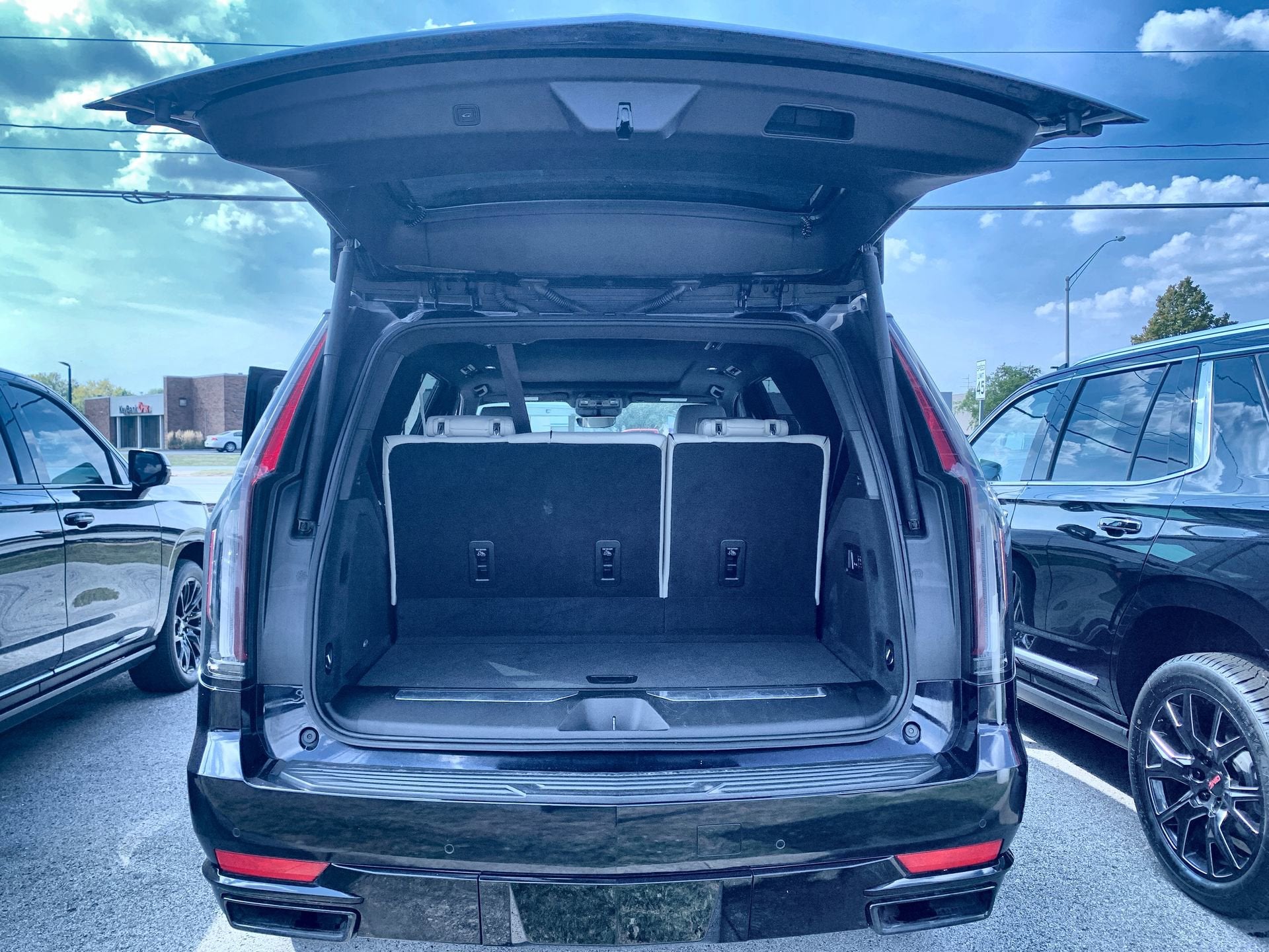 2021 Cadillac Escalade Sport