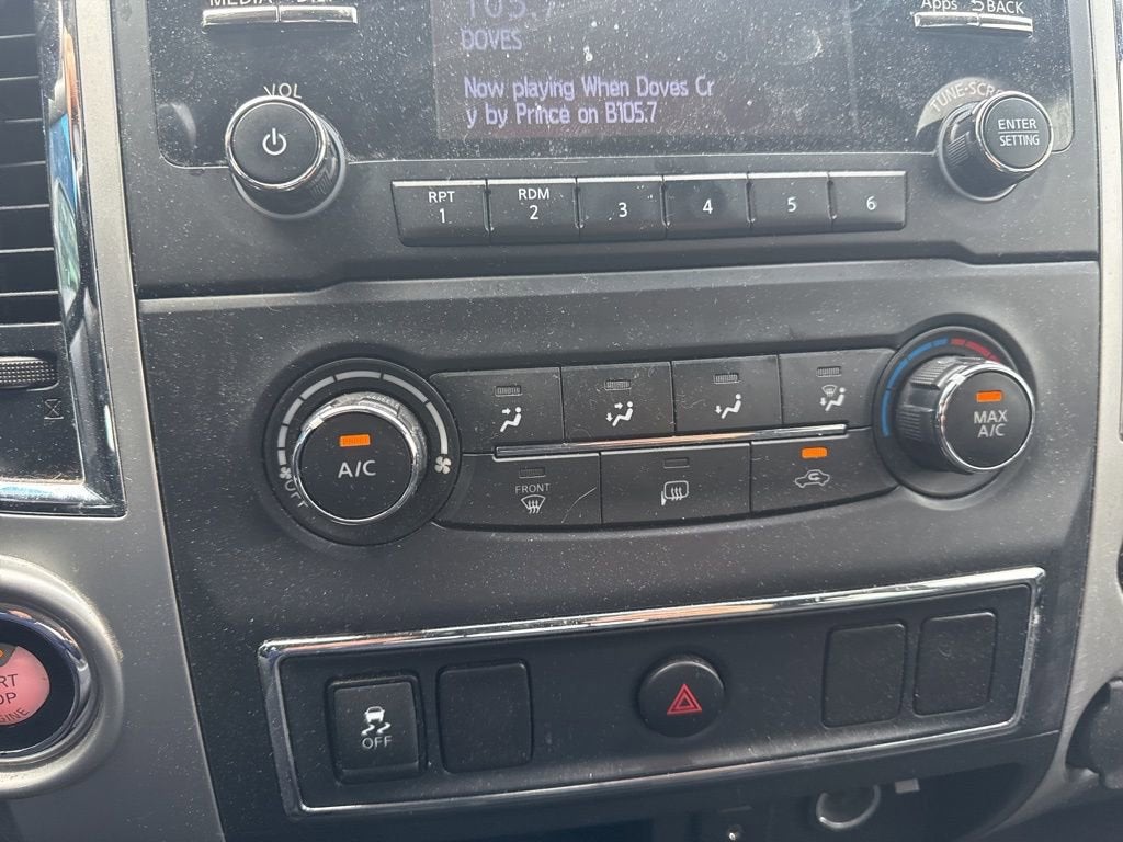 2017 Nissan Titan SV