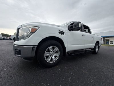 2017 Nissan Titan SV