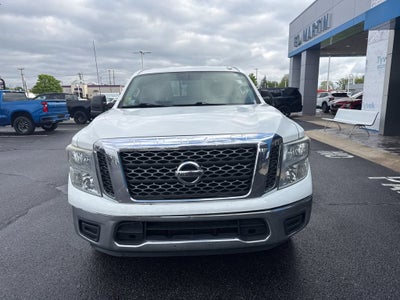 2017 Nissan Titan SV