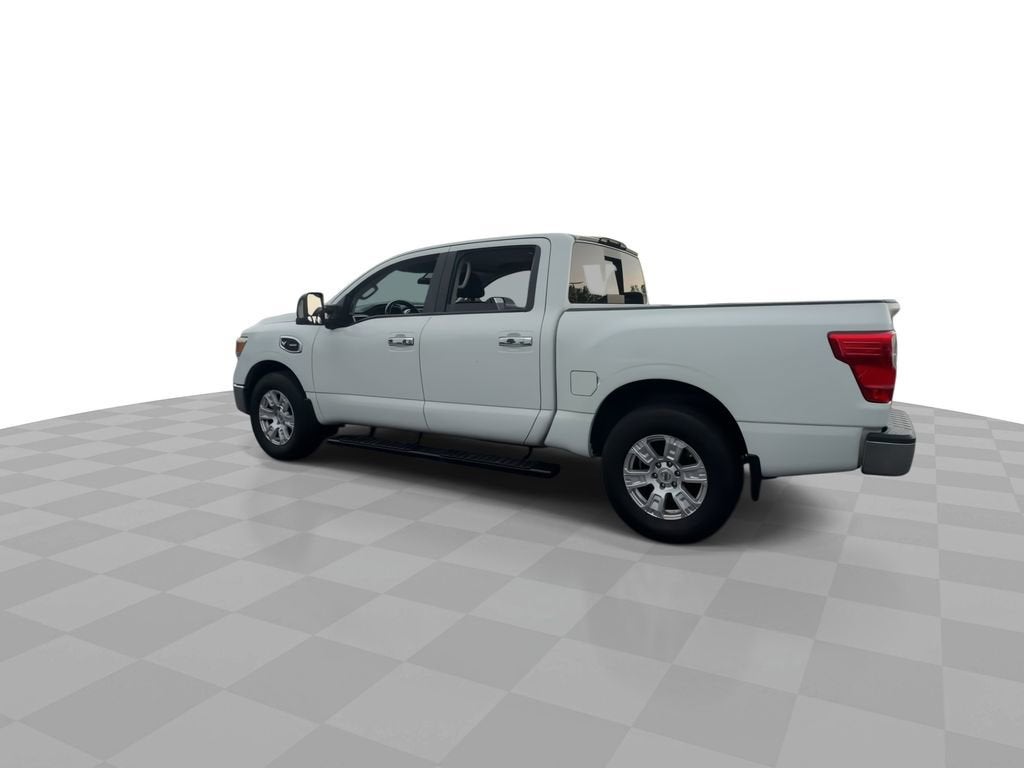 2017 Nissan Titan SV