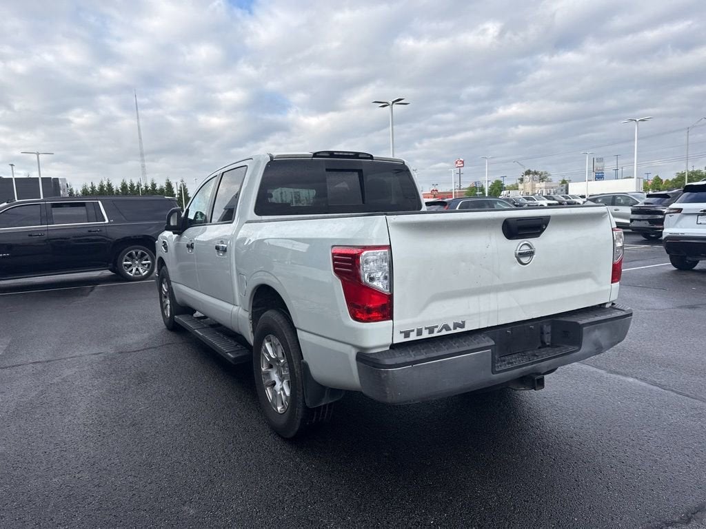 2017 Nissan Titan SV