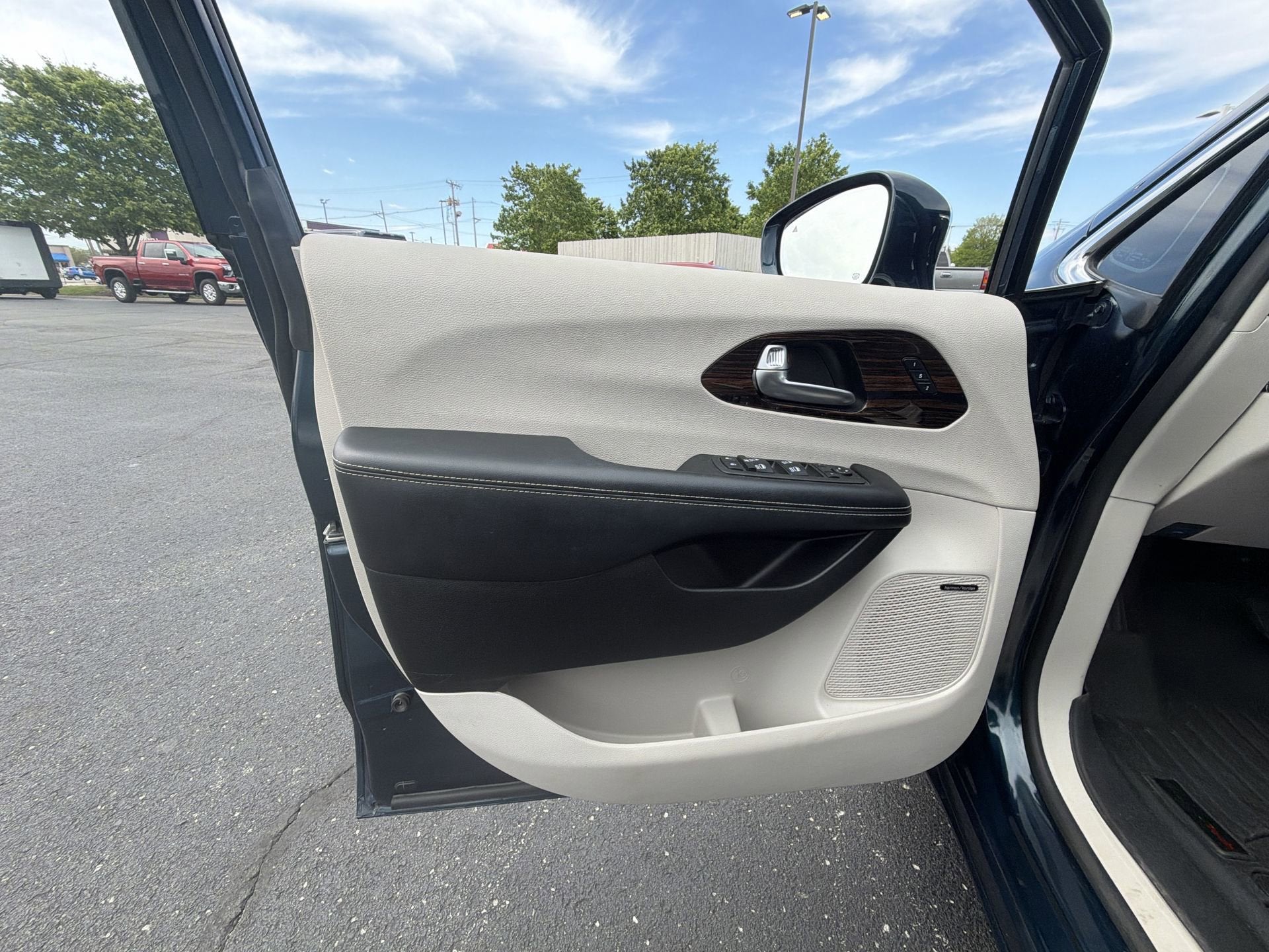 2022 Chrysler Pacifica Limited