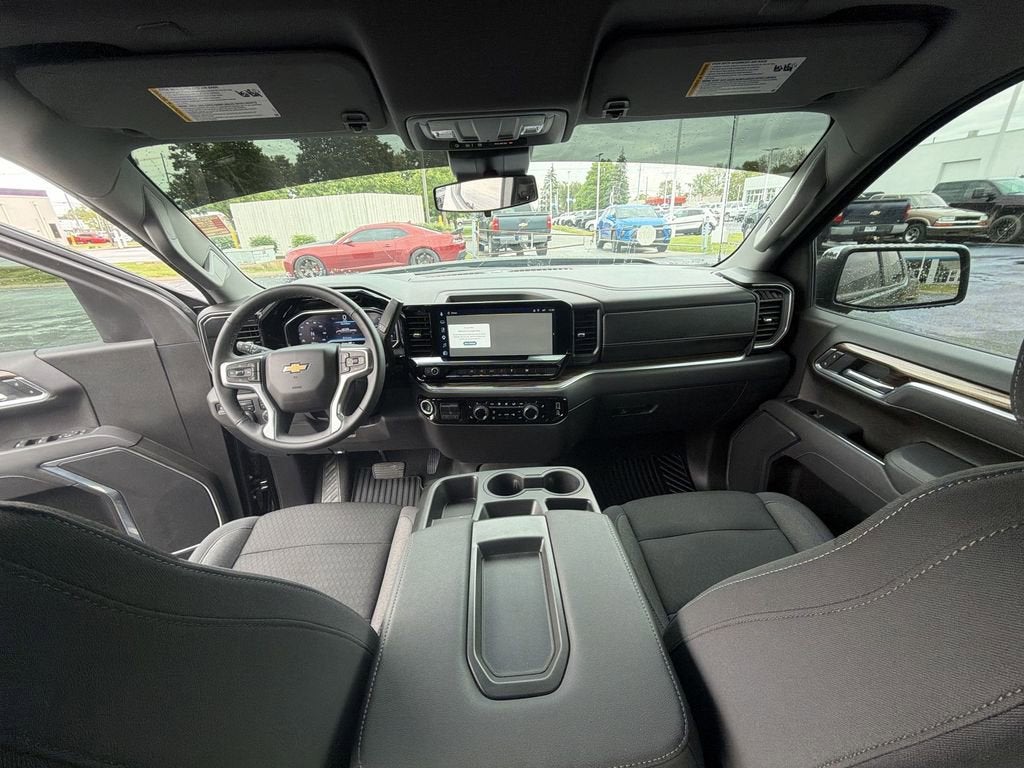 2025 Chevrolet Silverado 1500 LT