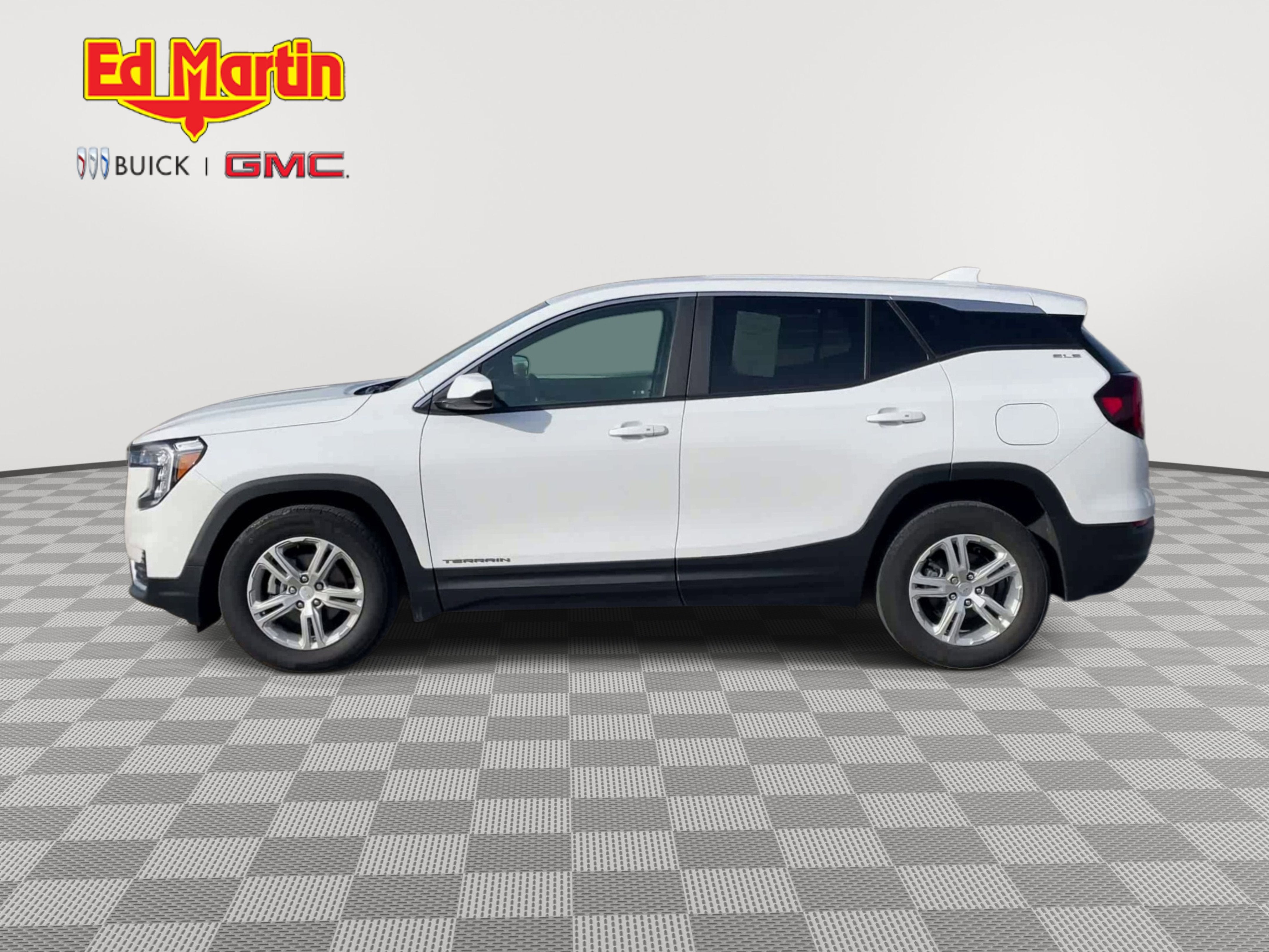 2022 GMC Terrain SLE - Photo 10