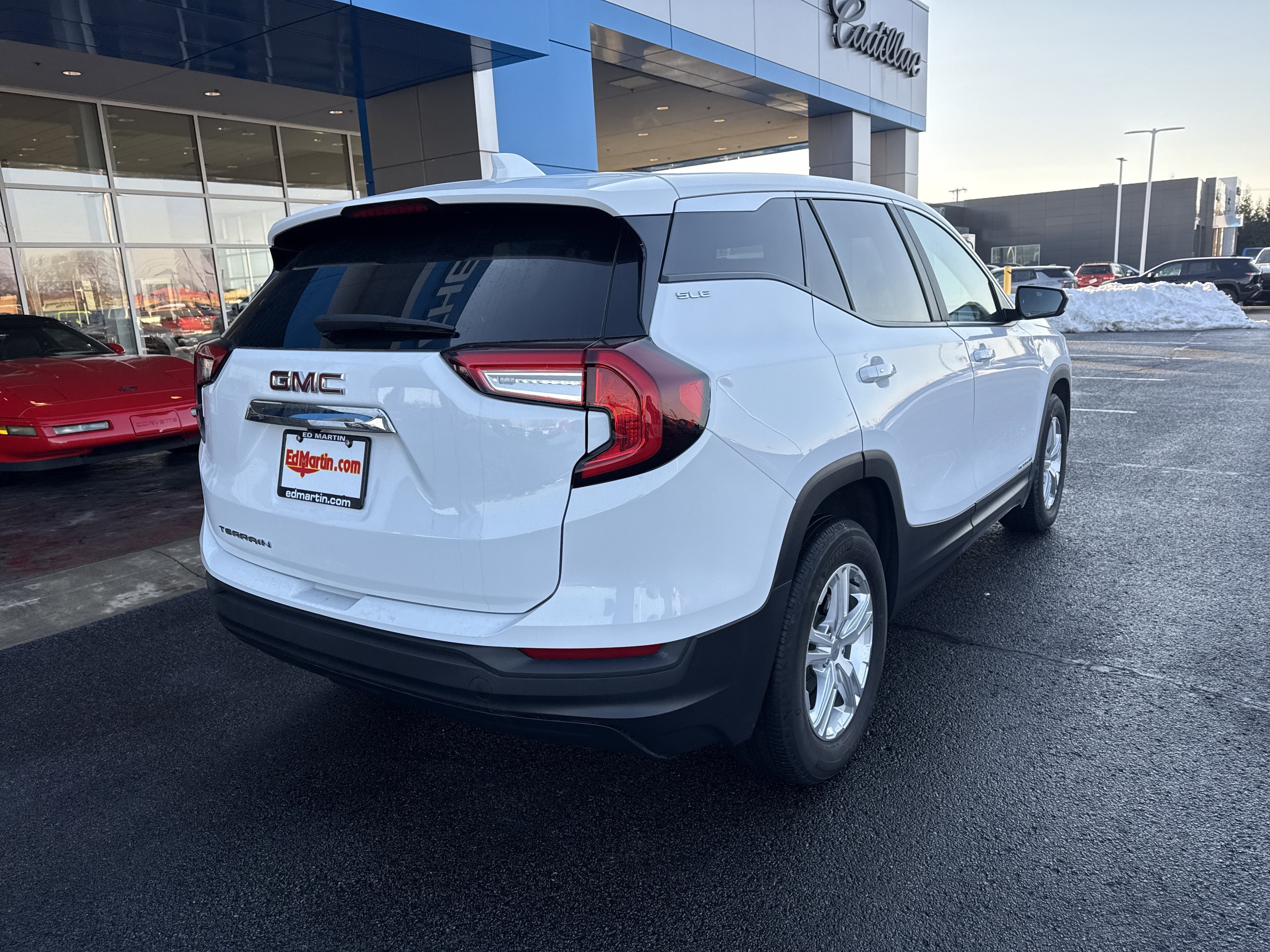 2022 GMC Terrain SLE - Photo 13