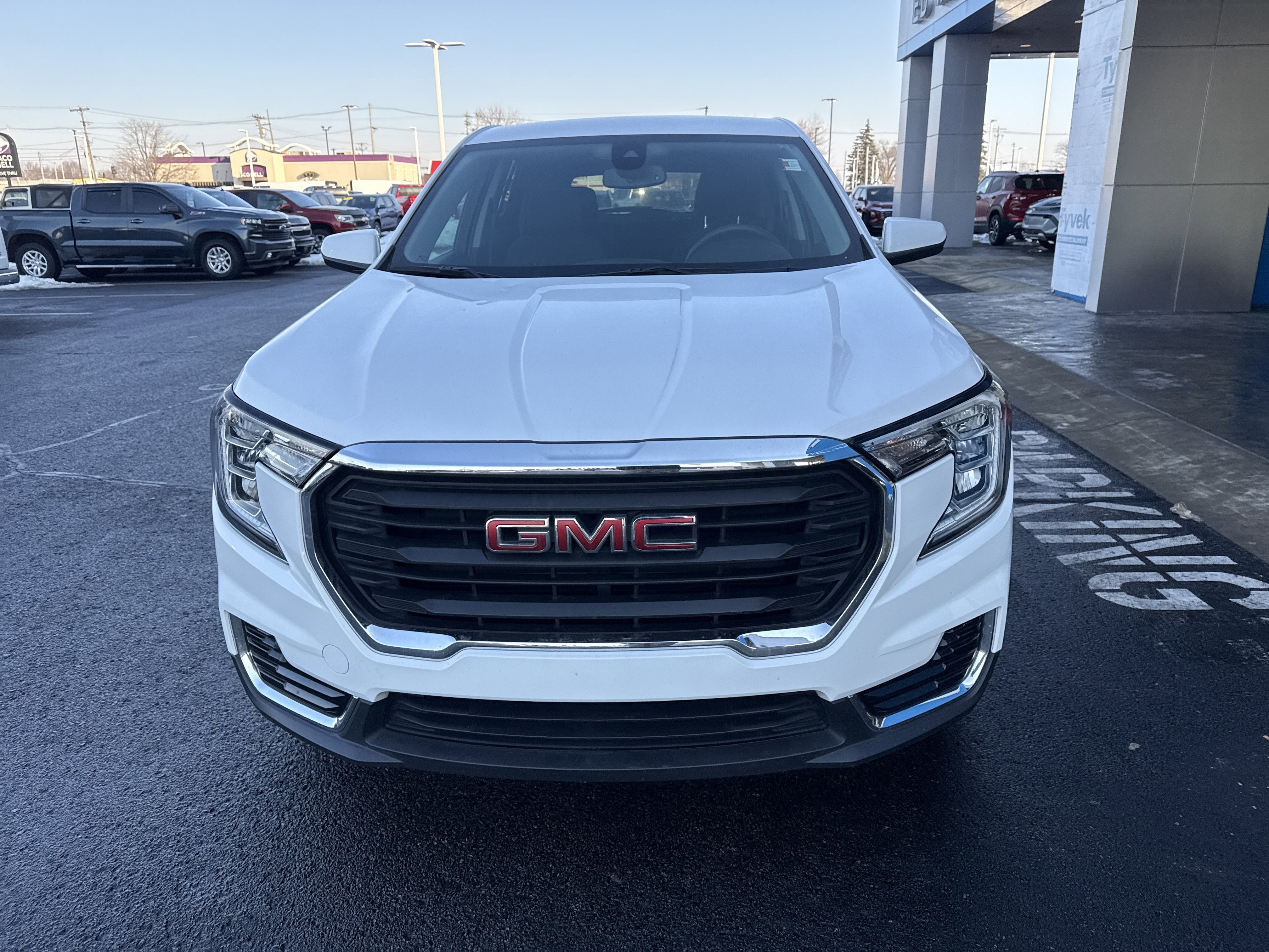 2022 GMC Terrain SLE - Photo 7
