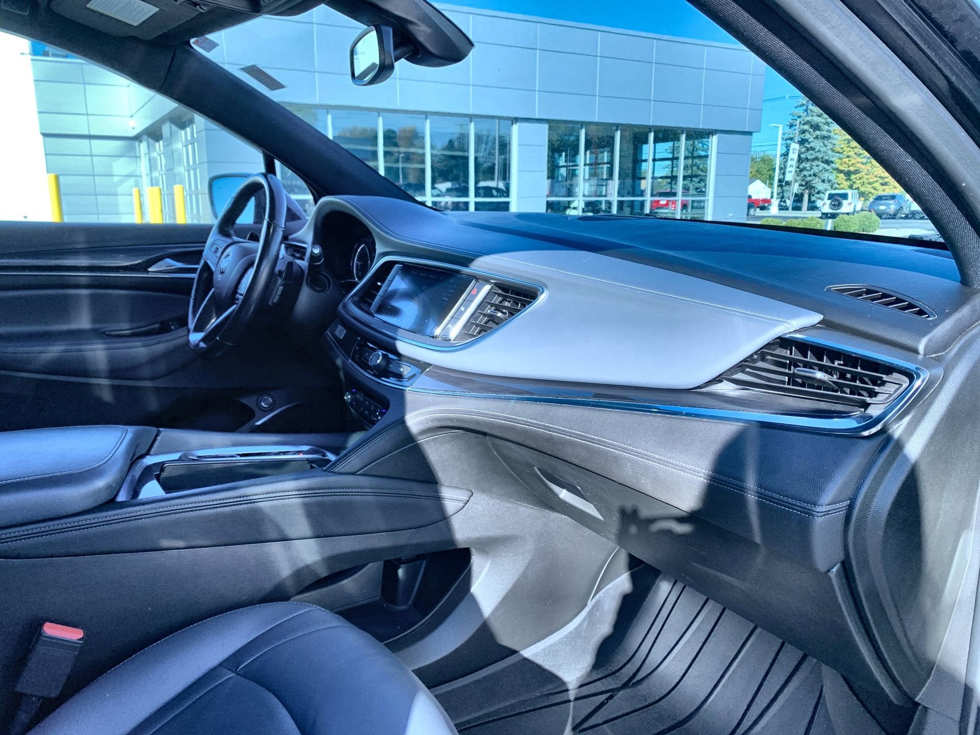 2022 Buick Enclave Essence