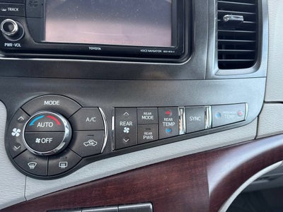 2014 Toyota Sienna XLE