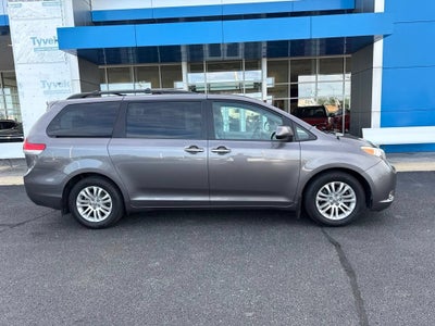 2014 Toyota Sienna XLE