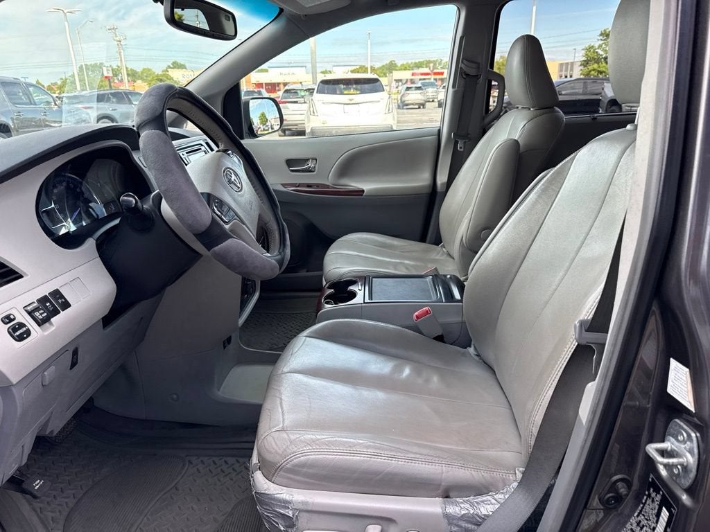 2014 Toyota Sienna XLE