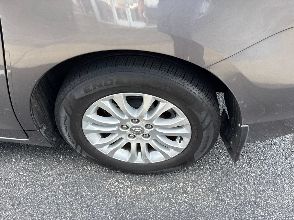 2014 Toyota Sienna XLE