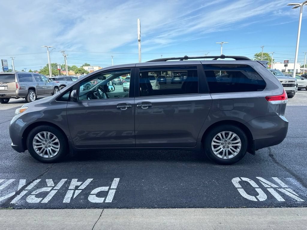 2014 Toyota Sienna XLE
