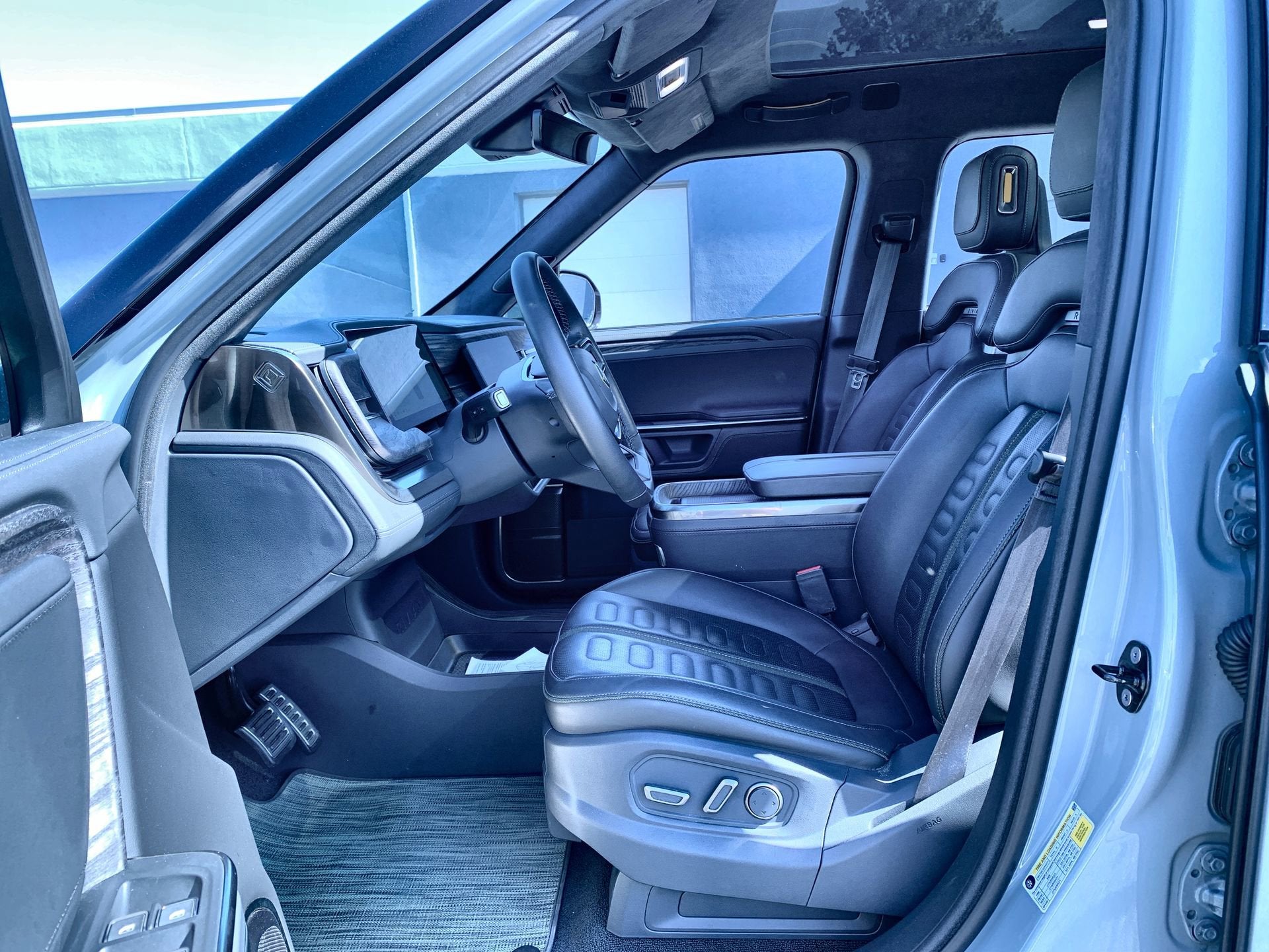 2022 Rivian R1T Adventure Package