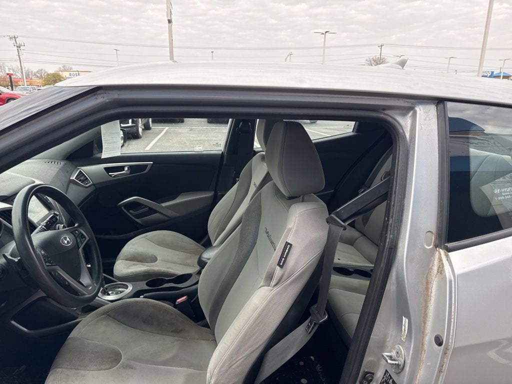 2012 Hyundai Veloster with Gray Int