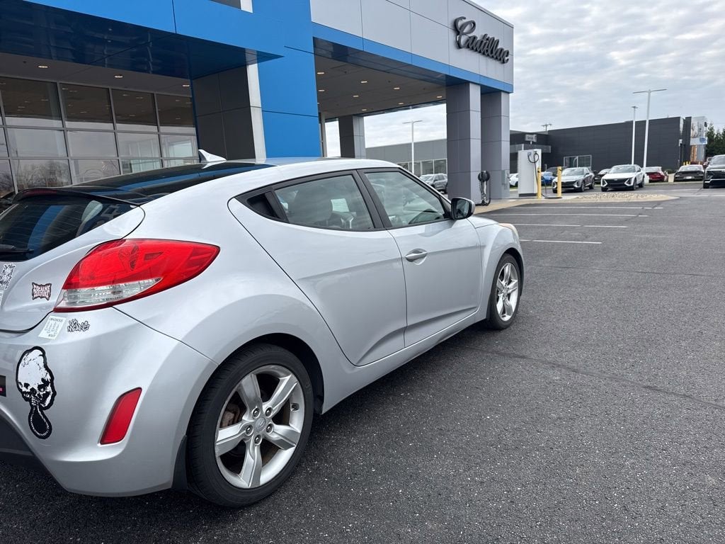2012 Hyundai Veloster with Gray Int