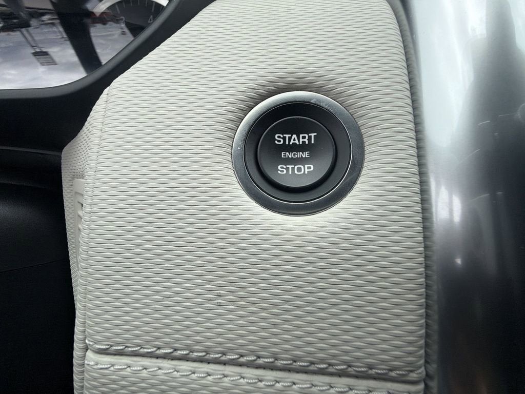 2023 Land Rover Discovery S R-Dynamic
