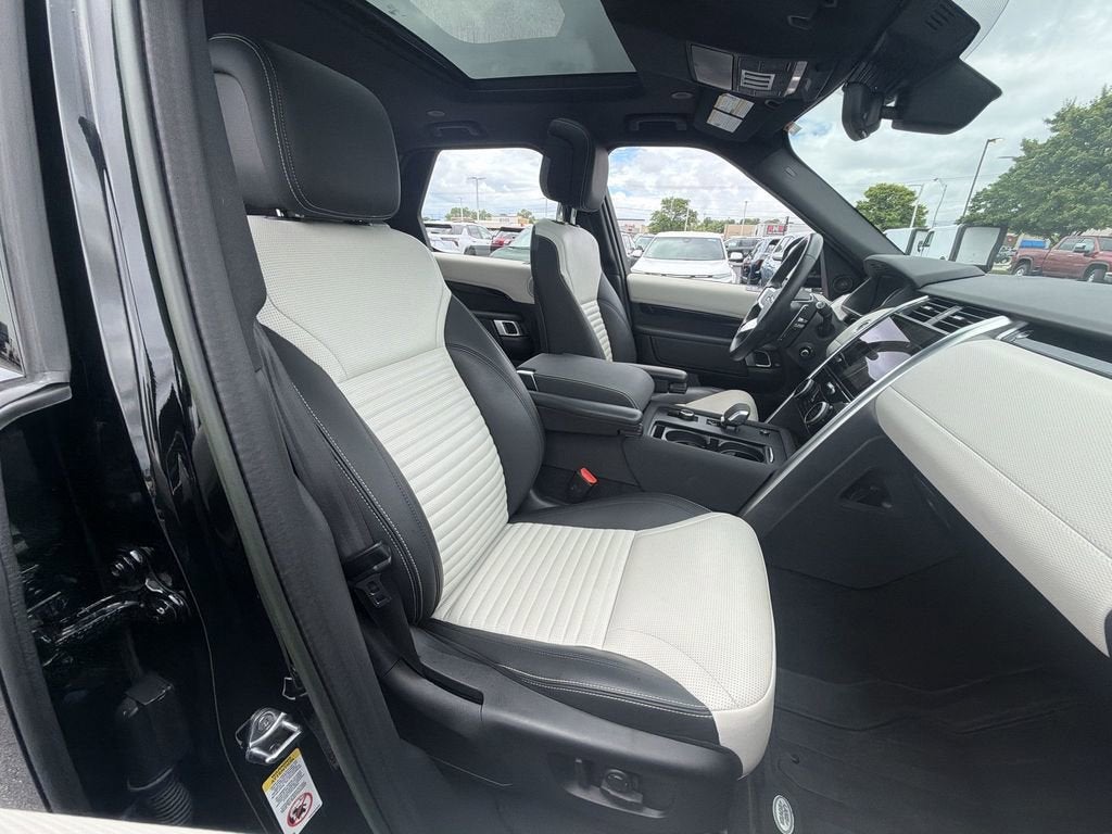 2023 Land Rover Discovery S R-Dynamic