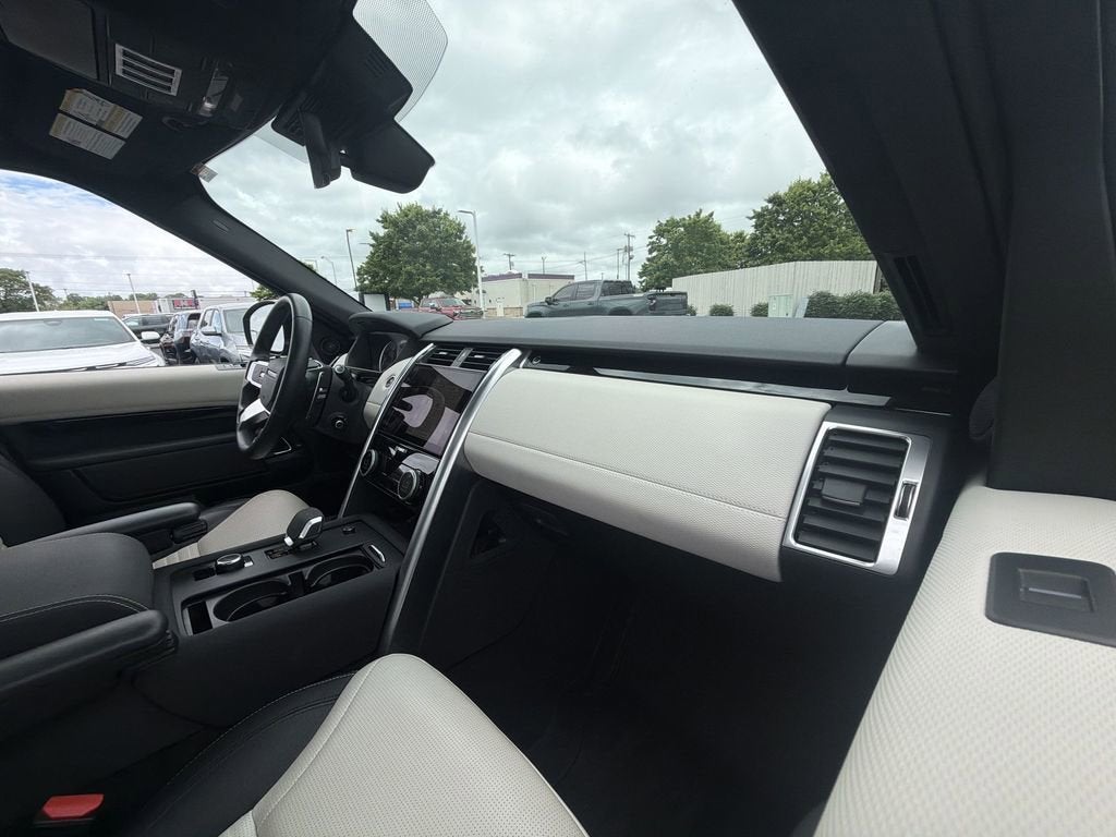 2023 Land Rover Discovery S R-Dynamic