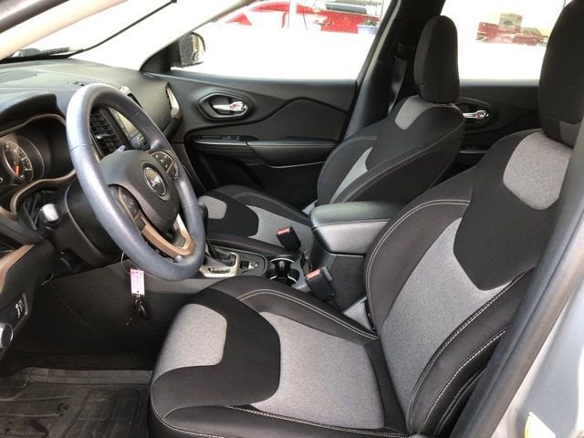 2015 Jeep Cherokee Sport