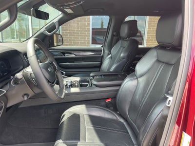 2024 Jeep Wagoneer Base
