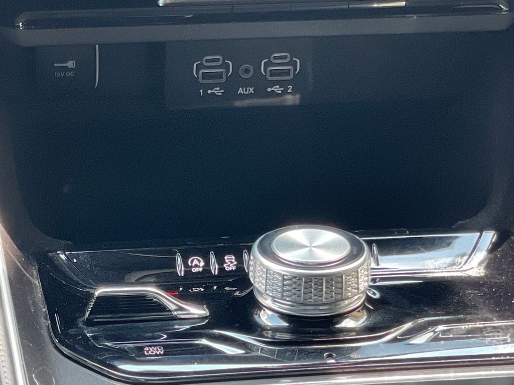 2024 Jeep Wagoneer Base