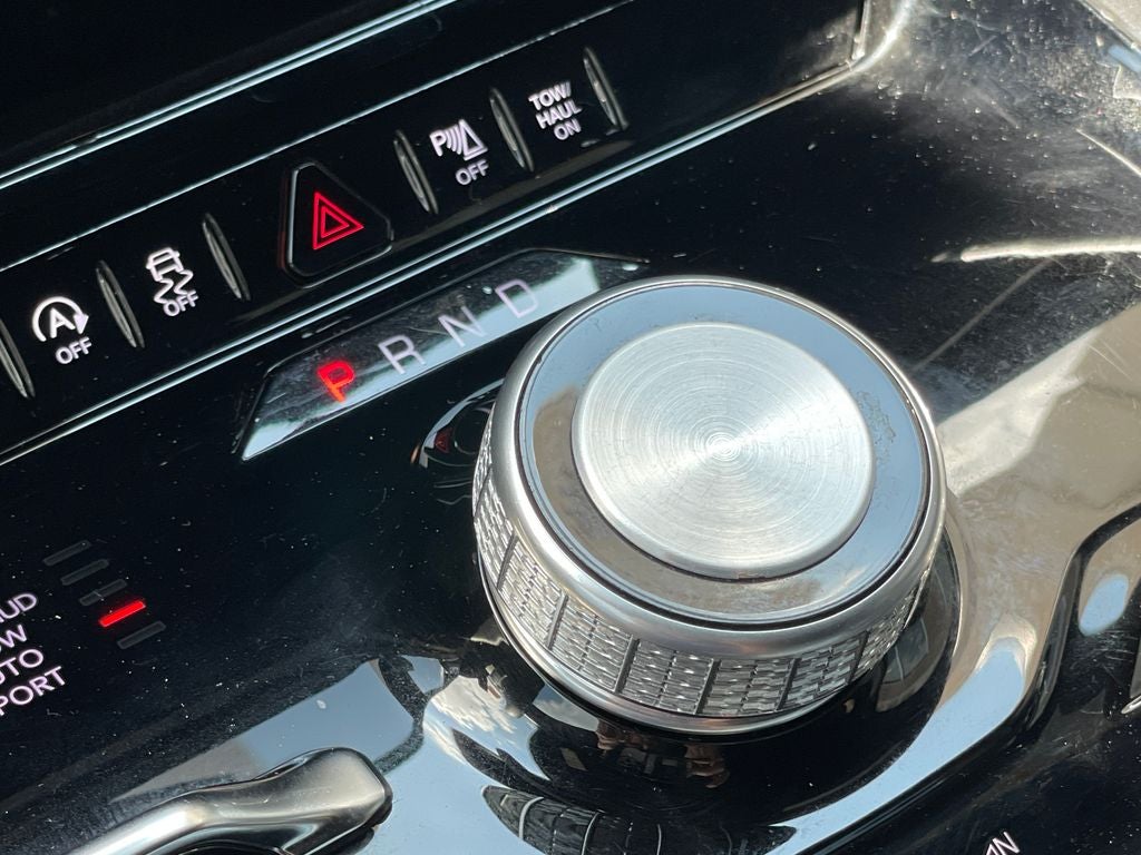 2024 Jeep Wagoneer Base