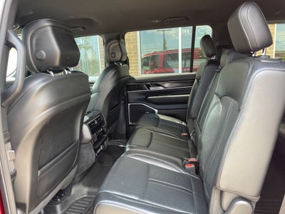 2024 Jeep Wagoneer Base