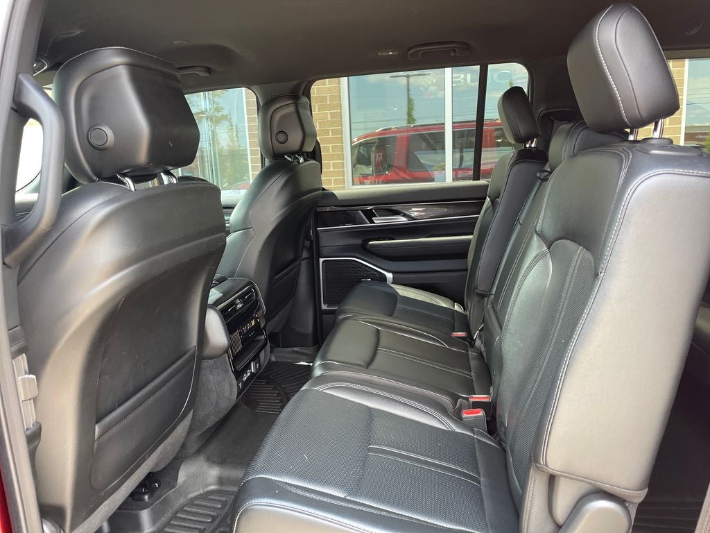 2024 Jeep Wagoneer Base
