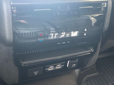 2024 Jeep Wagoneer Base
