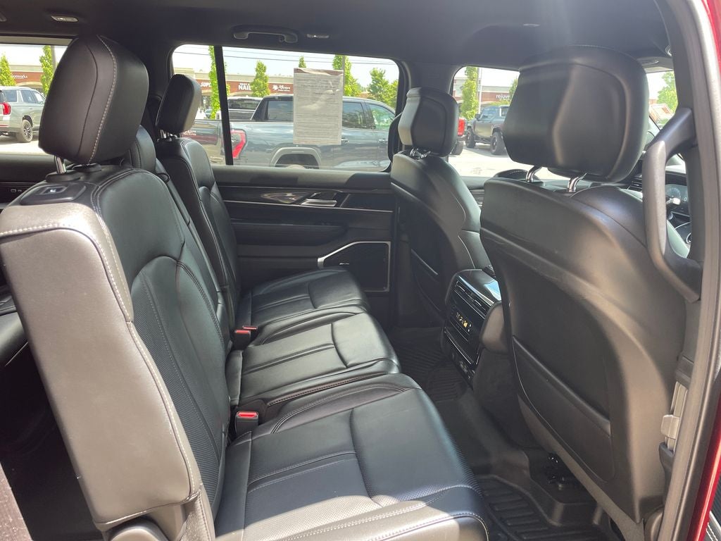 2024 Jeep Wagoneer Base