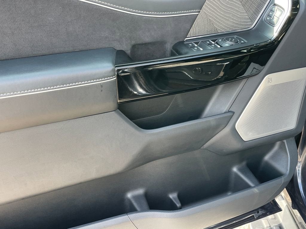2022 Ford F-150 Lightning Platinum