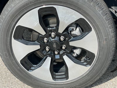 2022 Ford F-150 Lightning Platinum