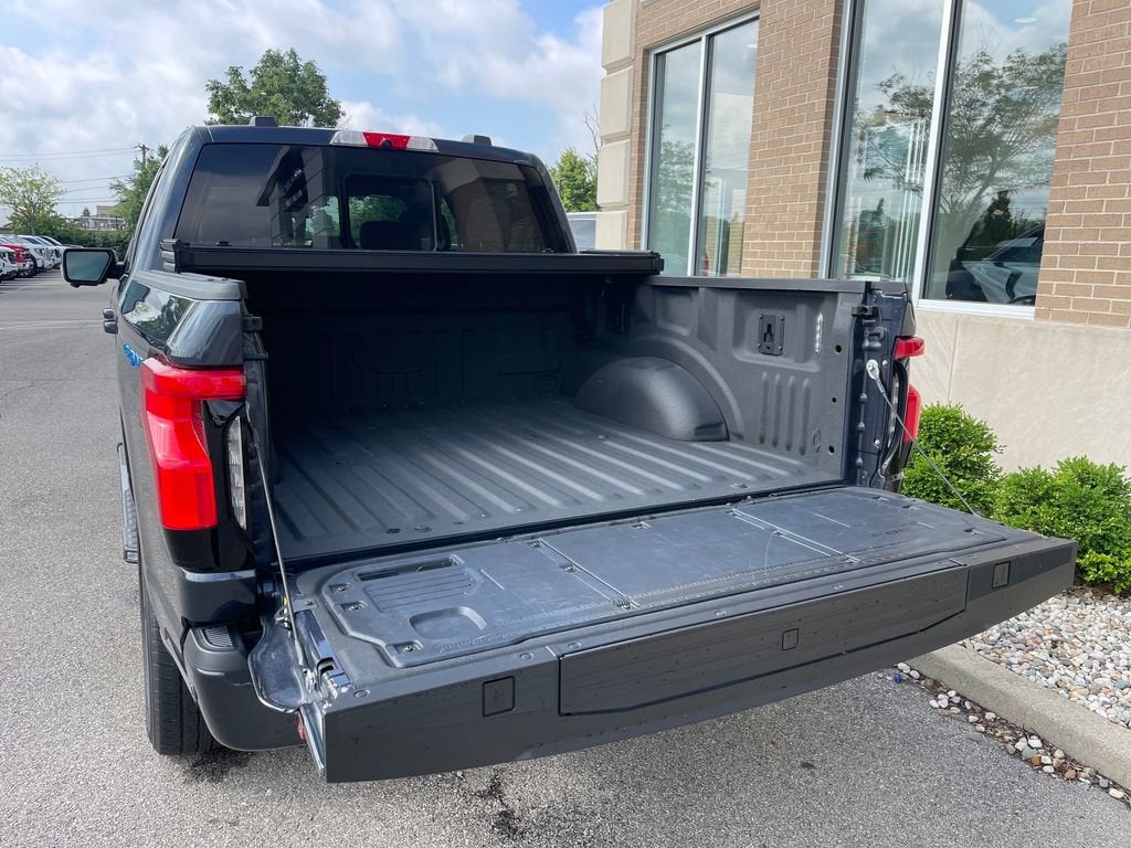 2022 Ford F-150 Lightning Platinum
