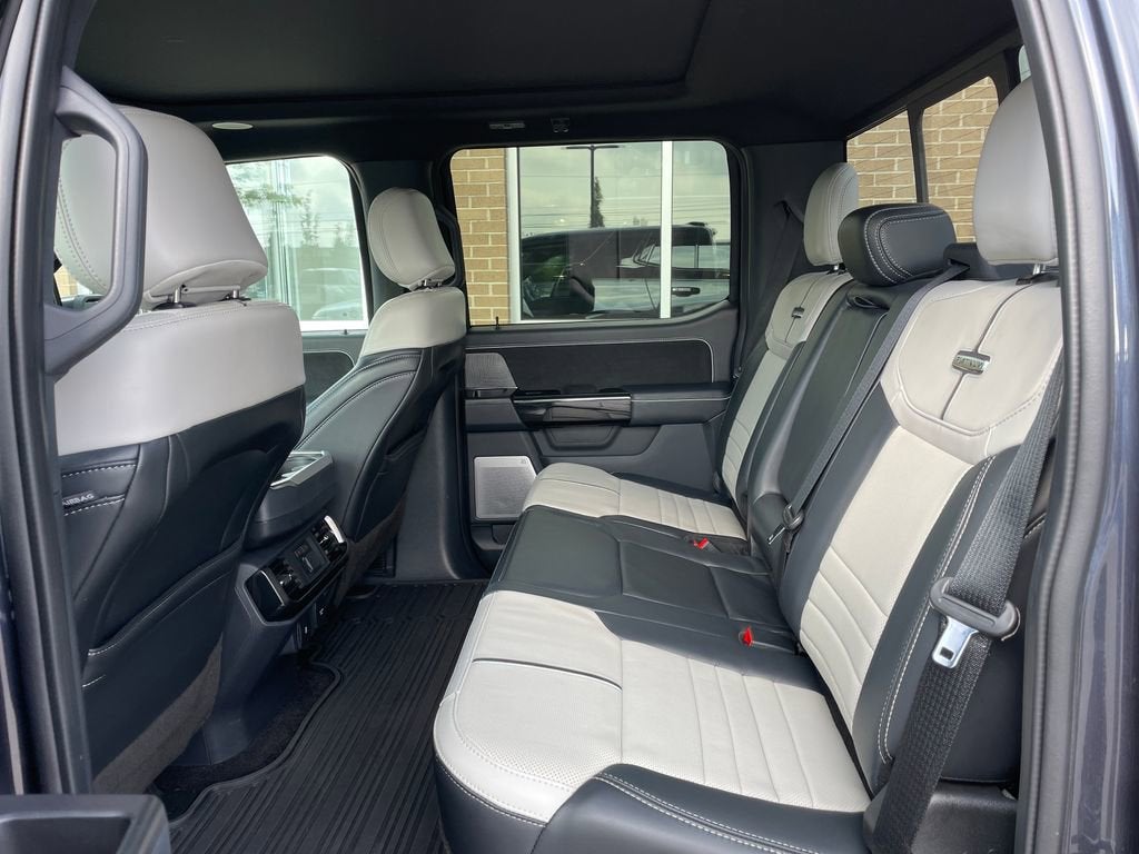 2022 Ford F-150 Lightning Platinum