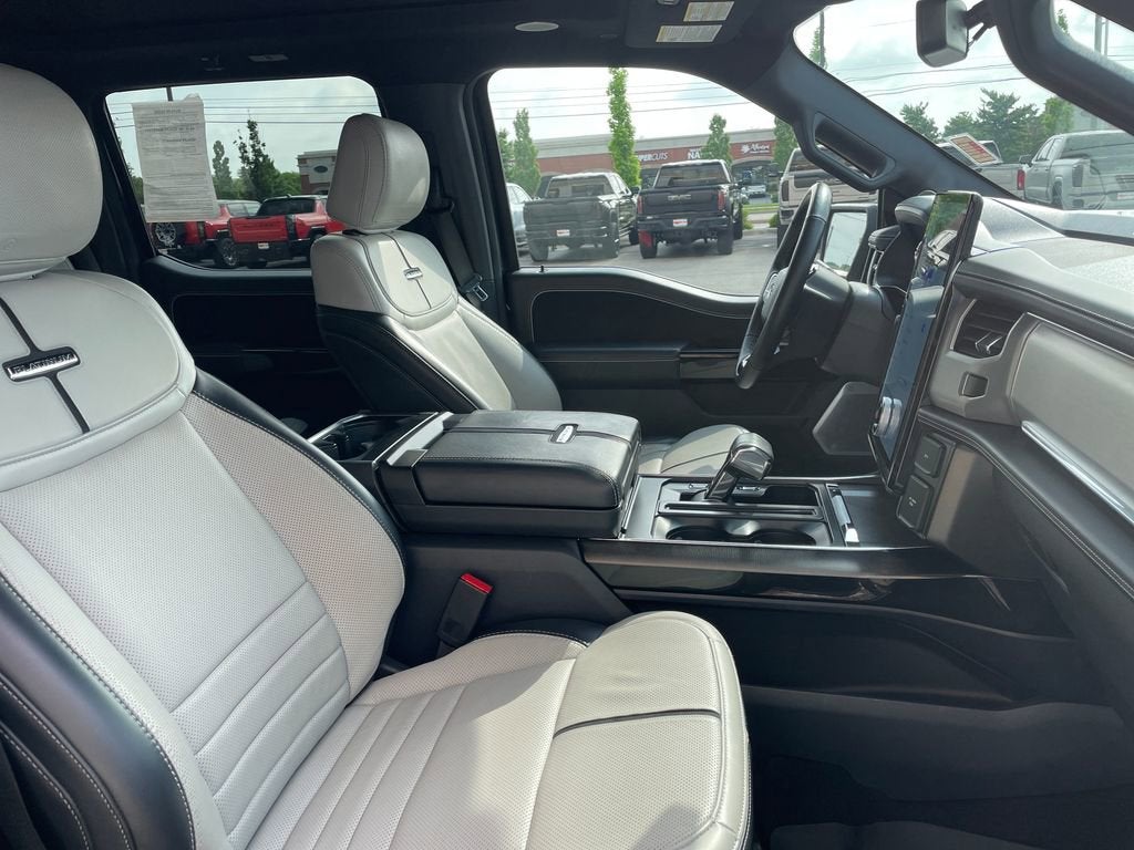 2022 Ford F-150 Lightning Platinum