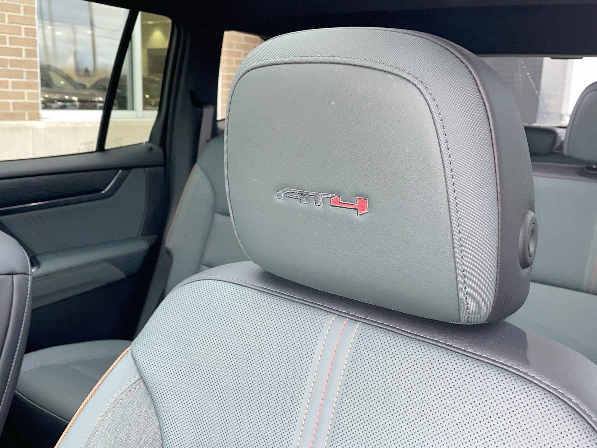 2024 GMC Acadia AWD AT4